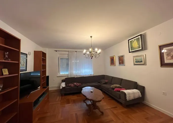 Flat Near City Center
